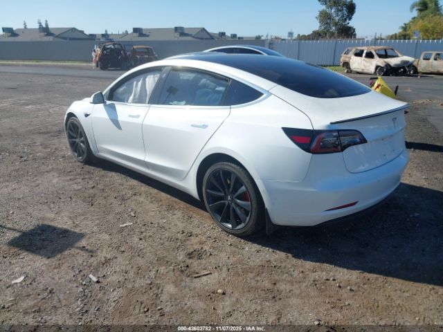 2018 TESLA MODEL 3 5YJ3E1EA2JF164682 Photo 2