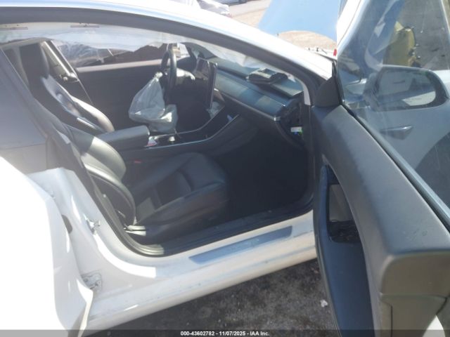 2018 TESLA MODEL 3 5YJ3E1EA2JF164682 Photo 4