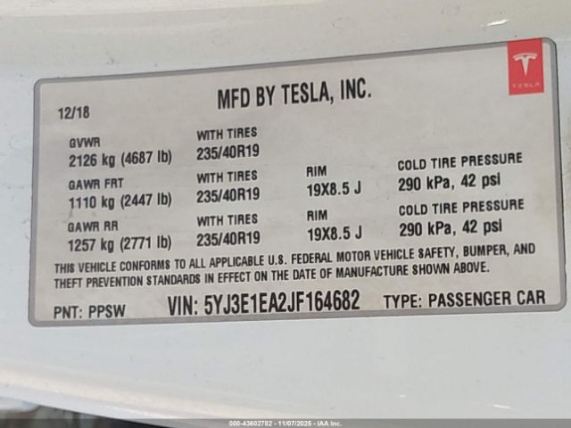 2018 TESLA MODEL 3 5YJ3E1EA2JF164682 Photo 8