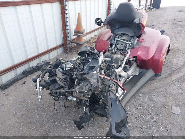 43602829 :رقم المزاد ، JH2SC7958JK003510 vin ، 2018 Honda Gl1800 D مزاد بيع