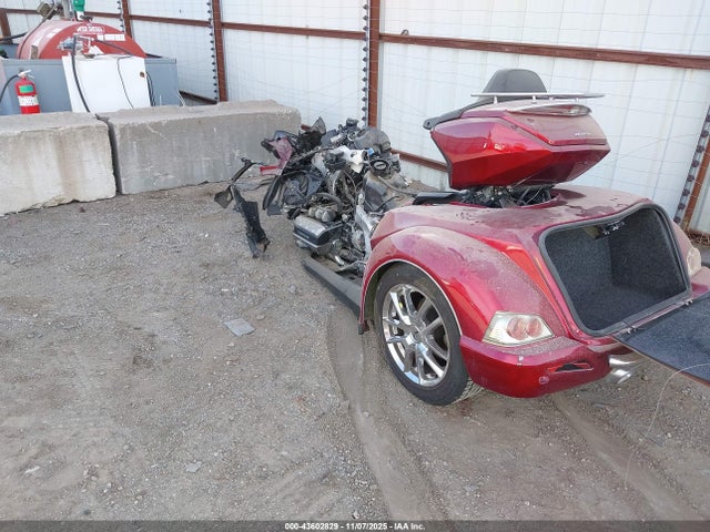43602829 :رقم المزاد ، JH2SC7958JK003510 vin ، 2018 Honda Gl1800 D مزاد بيع
