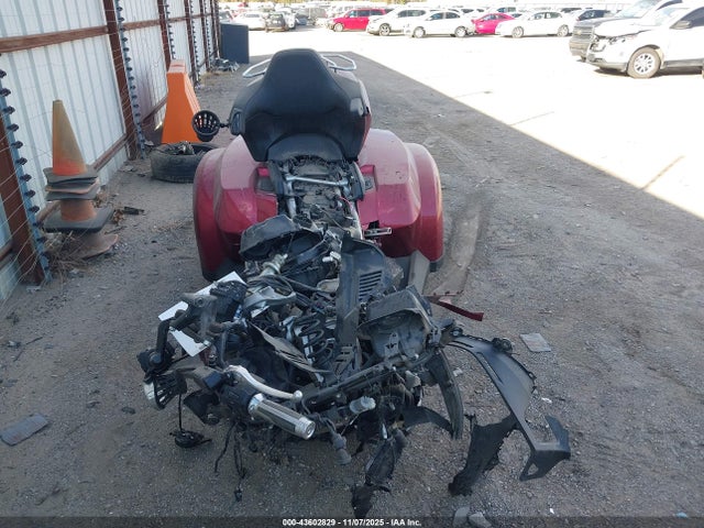 43602829 :رقم المزاد ، JH2SC7958JK003510 vin ، 2018 Honda Gl1800 D مزاد بيع