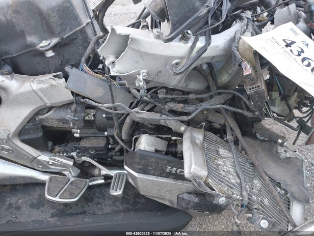 43602829 :رقم المزاد ، JH2SC7958JK003510 vin ، 2018 Honda Gl1800 D مزاد بيع