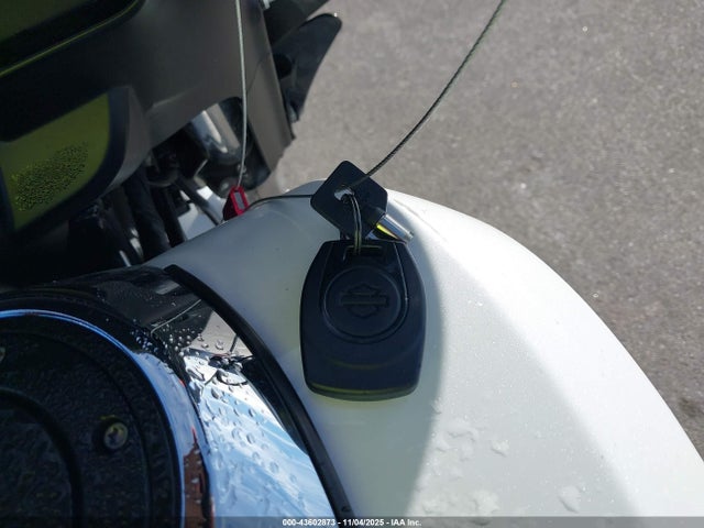 Harley-Davidson FLHX 2024 1HD1KB716RB608954 Image 11