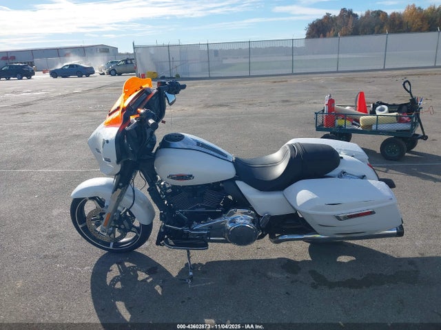 Harley-Davidson FLHX 2024 1HD1KB716RB608954 Image 13