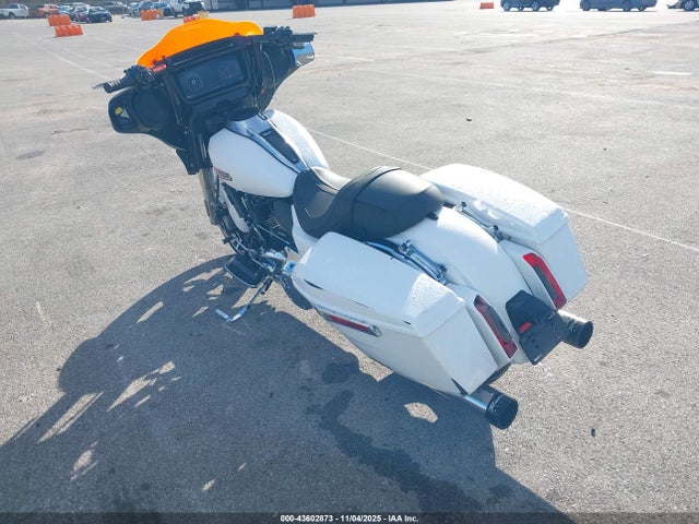 Harley-Davidson FLHX 2024 1HD1KB716RB608954 Image 3