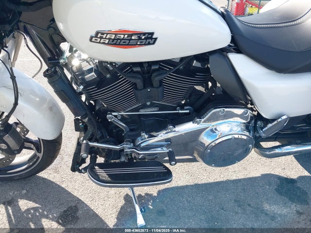 Harley-Davidson FLHX 2024 1HD1KB716RB608954 Image 9
