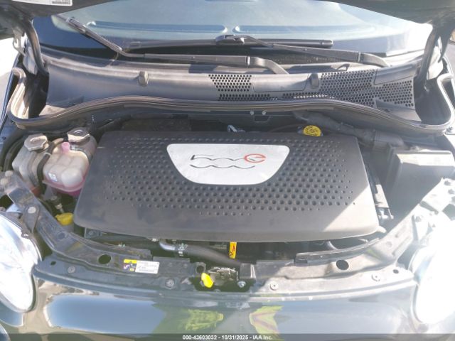 2018 FIAT 500E 3C3CFFGE1JT377249 Photo 9