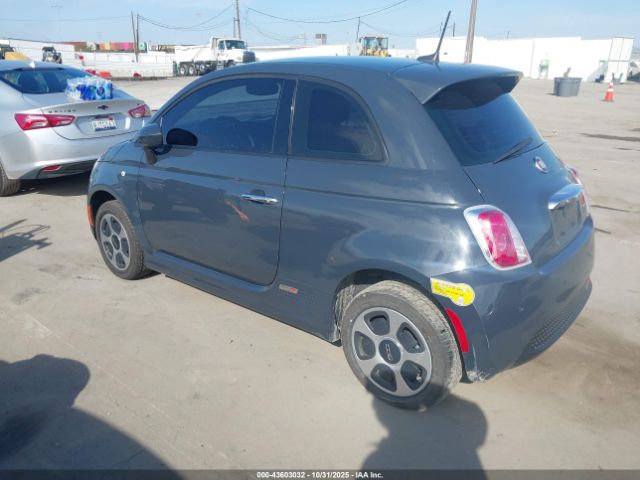 2018 FIAT 500E 3C3CFFGE1JT377249 Photo 2