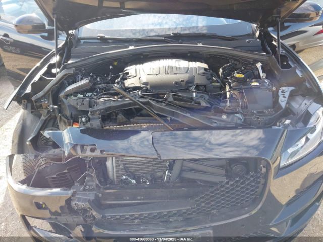 2017 JAGUAR F-PACE SADCJ2BV7HA495483 Photo 9