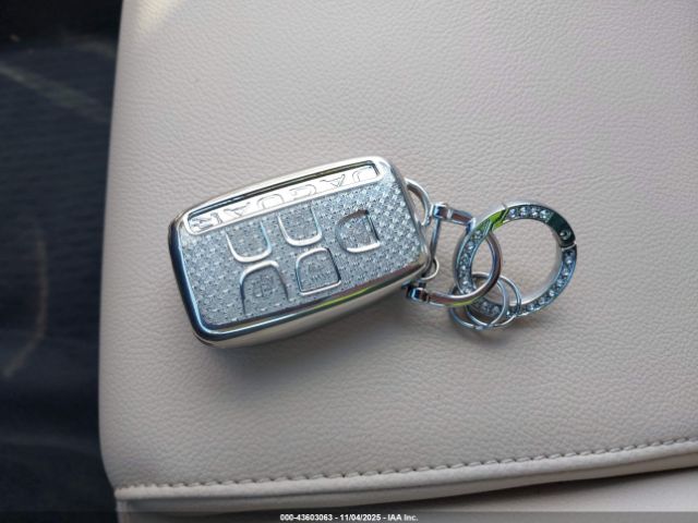 2017 JAGUAR F-PACE SADCJ2BV7HA495483 Photo 10