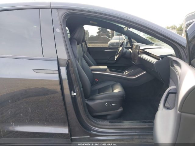 2024 TESLA MODEL X 7SAXCBE57RF436447 Photo 4