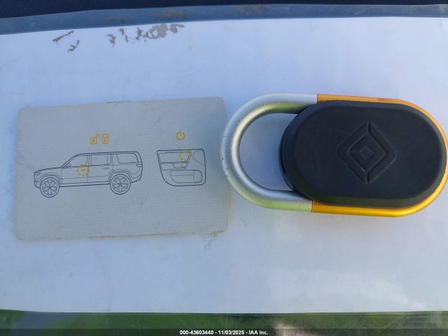 2022 RIVIAN R1S 7PDSGABL8NN002681 Photo 10