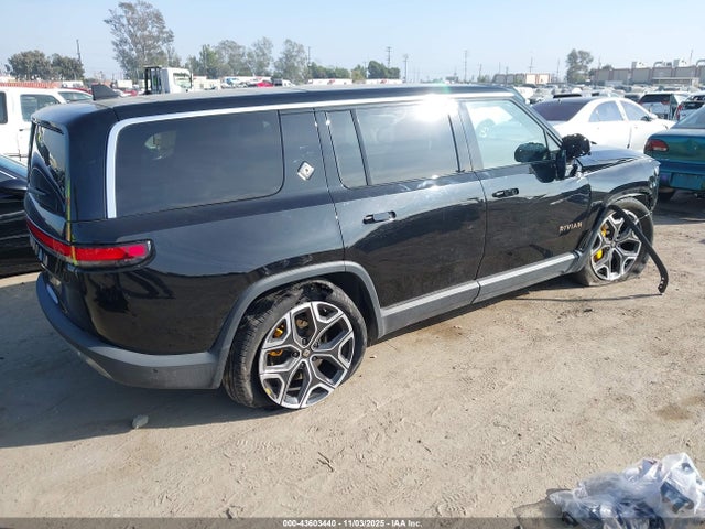 2022 RIVIAN R1S 7PDSGABL8NN002681 Photo 3