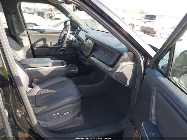 2022 RIVIAN R1S 7PDSGABL8NN002681 Photo 4