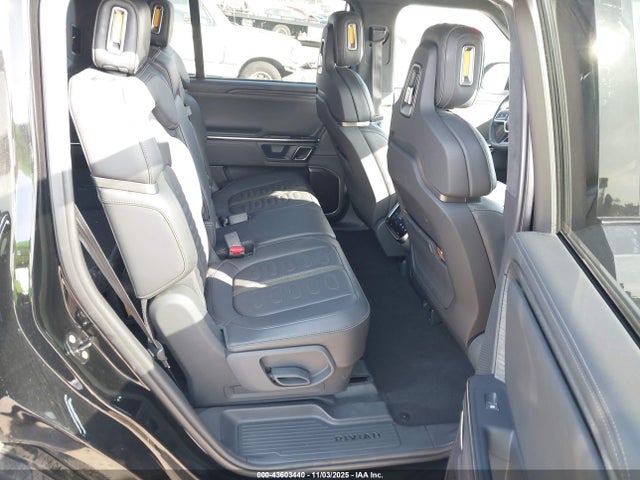 2022 RIVIAN R1S 7PDSGABL8NN002681 Photo 7