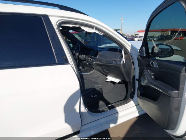 2022 BMW X7 5UXCW2C04N9K17913 Photo 4
