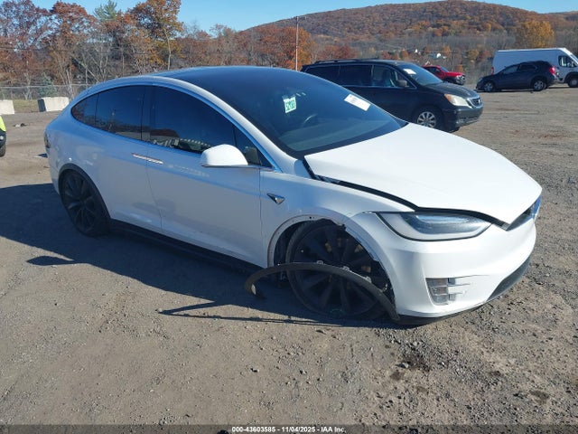 2017 TESLA MODEL X 5YJXCDE24HF054647 Photo 0