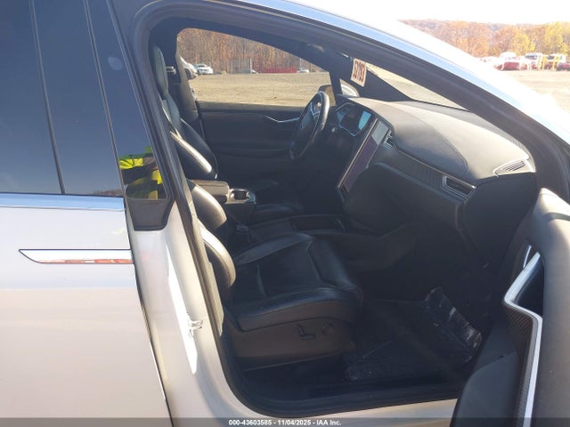 2017 TESLA MODEL X 5YJXCDE24HF054647 Photo 4