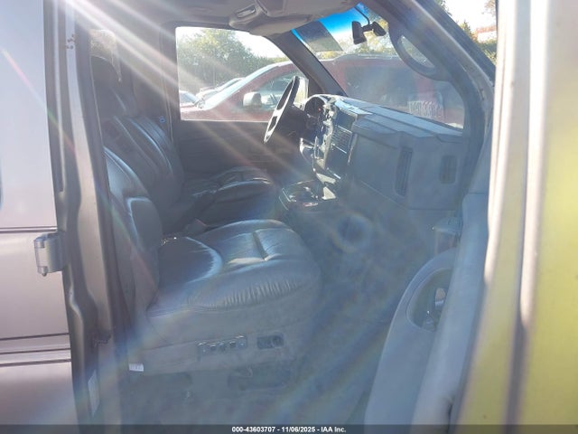 43603707 :رقم المزاد ، 1GDFG15T341155779 vin ، 2004 Gmc Savana Upfitter مزاد بيع