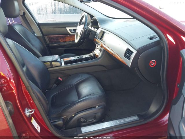 2013 JAGUAR XF SAJWA0ESXDPS92708 Photo 4