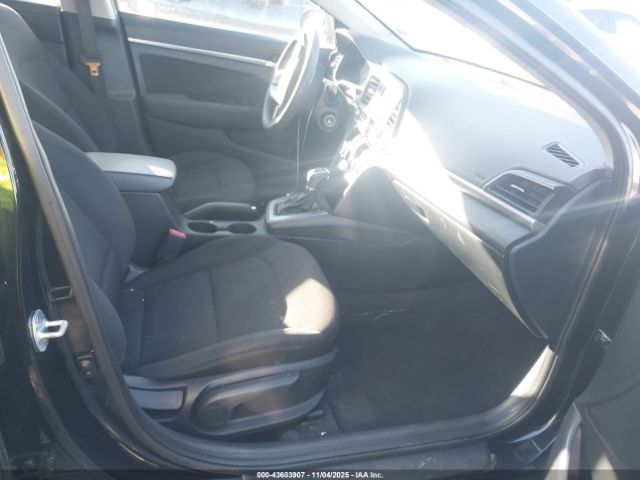 2019 HYUNDAI ELANTRA 5NPD84LF0KH453400 Photo 4