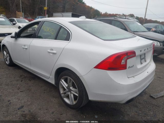 2015 VOLVO S60 YV126MFKXF1337912 Photo 2