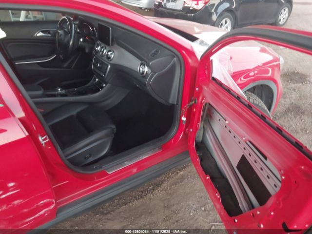 2018 MERCEDES-BENZ GLA 250 WDCTG4GB8JJ371100 Photo 4