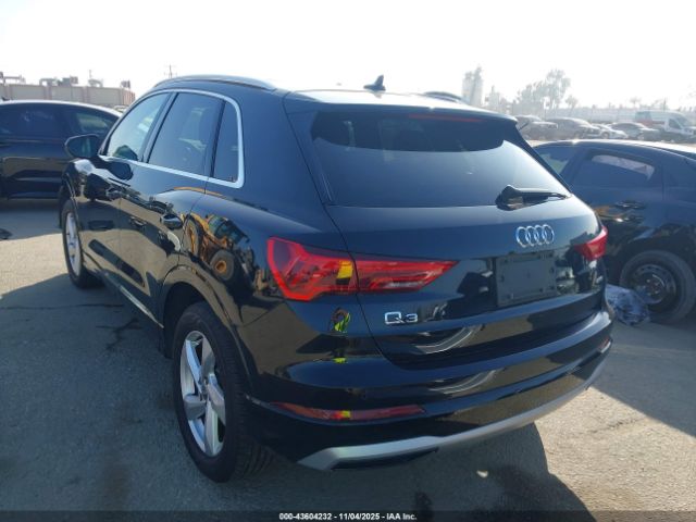 2019 AUDI Q3 WA1AECF39K1080527 Photo 2