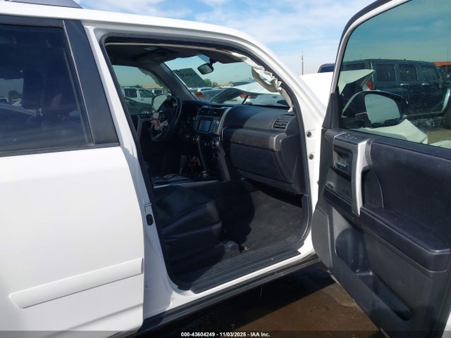 JTEBU5JR1H5420688 Toyota 4RUNNER SR5