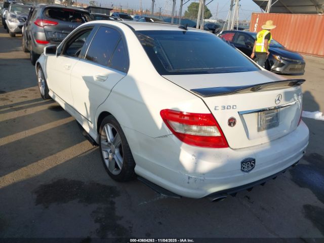 2011 MERCEDES-BENZ C 300 WDDGF5EB6BR178133 Photo 2