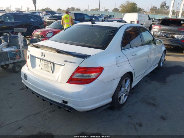 2011 MERCEDES-BENZ C 300 WDDGF5EB6BR178133 Photo 3