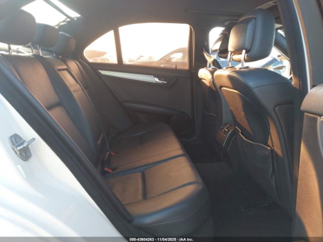 2011 MERCEDES-BENZ C 300 WDDGF5EB6BR178133 Photo 7