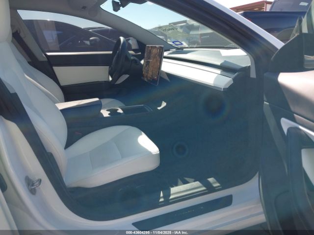2021 TESLA MODEL 3 5YJ3E1EB5MF903301 Photo 4