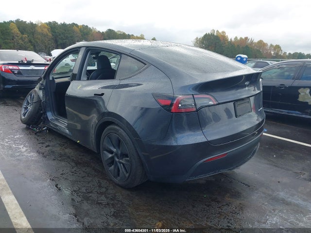 2024 TESLA MODEL Y 7SAYGDEE9RA329997 Photo 2