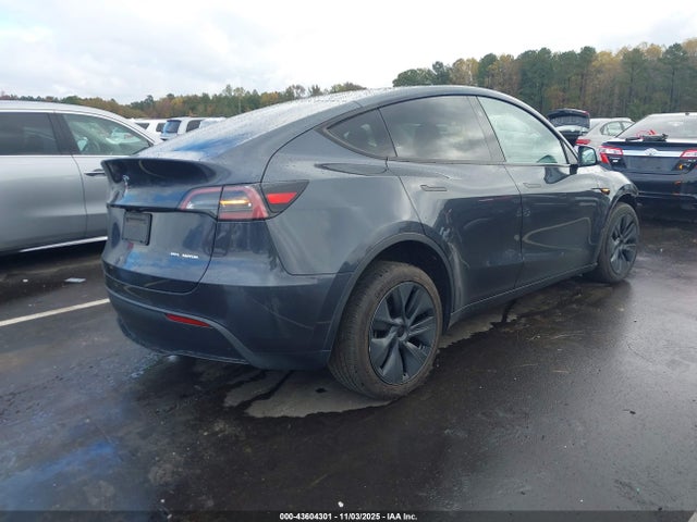 2024 TESLA MODEL Y 7SAYGDEE9RA329997 Photo 3