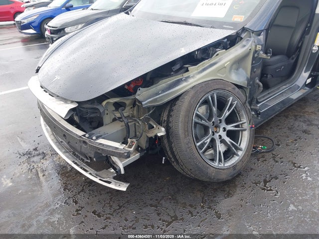 2024 TESLA MODEL Y 7SAYGDEE9RA329997 Photo 5