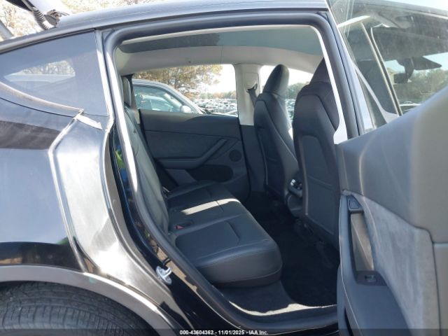 2023 TESLA MODEL Y 7SAYGDEE5PA103369 Photo 7