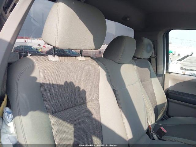 1FTMF1C8XHKC73938 Ford F-150 Xl