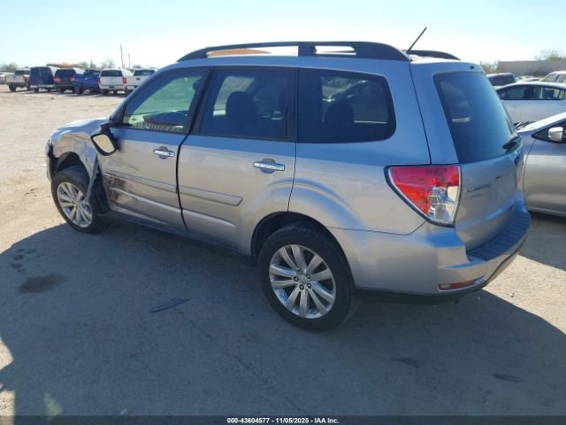 2013 SUBARU FORESTER JF2SHADC3DH415799 Photo 2