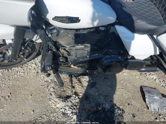 2024 HARLEY-DAVIDSON FLTRX 1HD1KH71XRB605445 Photo 8