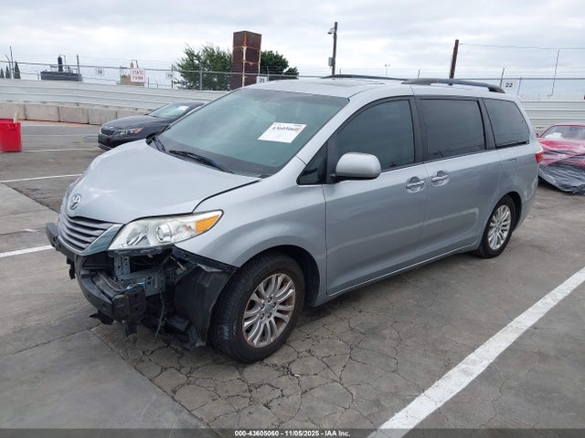 5TDYK3DCXGS718276 Toyota Sienna Xle 8 Passenger