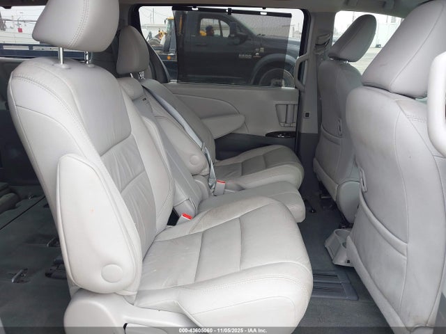 5TDYK3DCXGS718276 Toyota Sienna Xle 8 Passenger