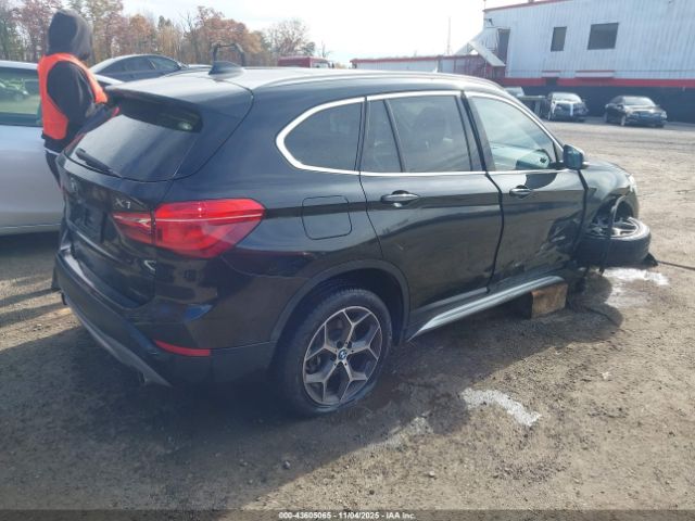 2017 BMW X1 WBXHT3C38H5F72360 Photo 3