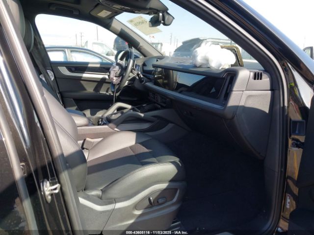 2024 PORSCHE CAYENNE WP1AA2AY2RDA03634 Photo 4