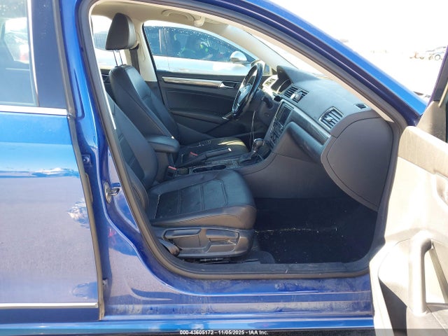 1VWBT7A39HC068936 Volkswagen Passat 1.8t Se