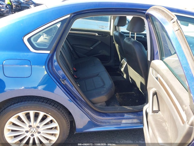 1VWBT7A39HC068936 Volkswagen Passat 1.8t Se