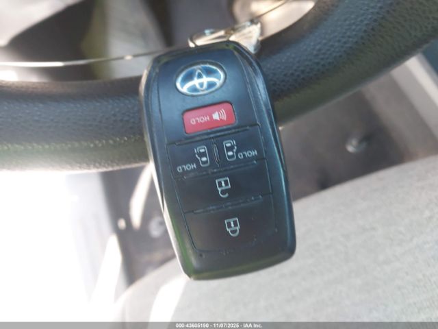 2022 TOYOTA SIENNA 5TDKRKEC2NS117645 Photo 10