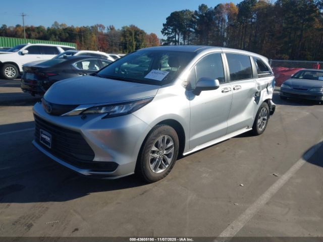 2022 TOYOTA SIENNA 5TDKRKEC2NS117645 Photo 1