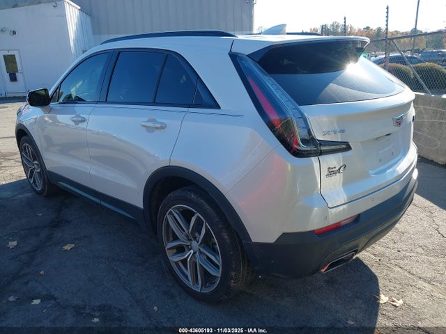 2023 CADILLAC XT4 1GYFZER41PF207565 Photo 2